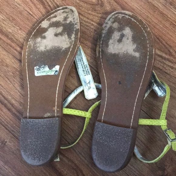 SAM EDELMAN Lime Green T-Strap Gigi Sandals - Picture 8 of 8